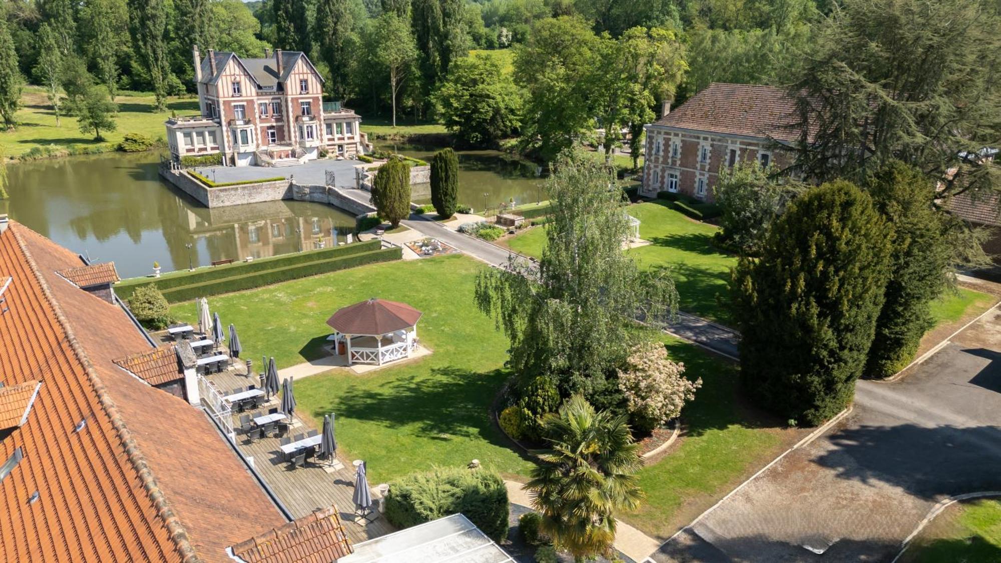 Chateau De Quesmy Esterno foto